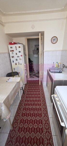 Apartament 2 camere de vanzare in Campina